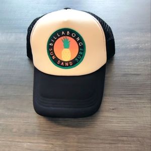 Girls Billabong youth snap back hat black